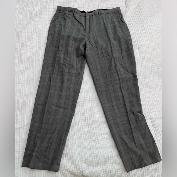 Calvin Klein Men’s Trousers - Picture 1 of 4